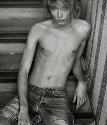 black and white 57d489bfa5218.jpg