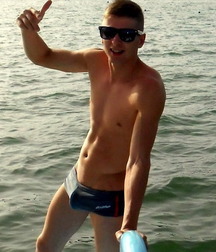 My Fav Boys (*some local Grindr tricks) 5dd92571957ff.jpeg