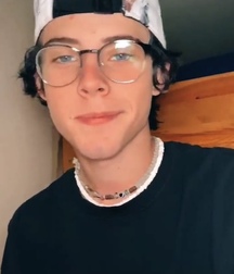 My Fav Boys (*some local Grindr tricks) 5dd925a47a8a1.jpeg