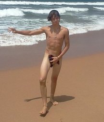 HOT BOYS 58a13f1d24df7.jpg
