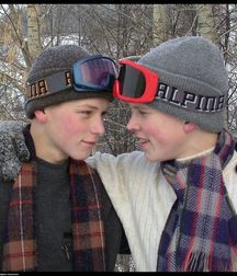 Klark and Nazar : Interesting Ski Holiday Encounter 5ac43528bf8ec.jpg