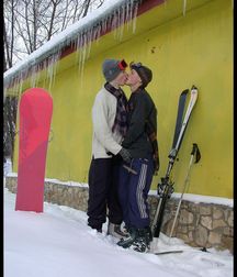 Klark and Nazar : Interesting Ski Holiday Encounter 5ac4355377a63.jpg