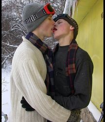 Klark and Nazar : Interesting Ski Holiday Encounter 5ac435575fa9e.jpg