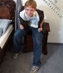 Duncan in Bed (Full Set, I Think) 5b45393ab8a4b.jpg