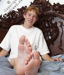 Duncan in Bed (Full Set, I Think) 5b45399456c74.jpg