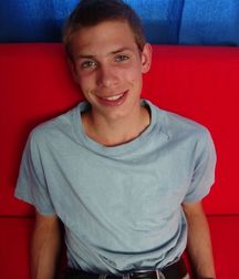 Mirek (Red-Couch) 5b9570fb66742.jpg