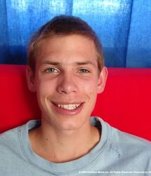Mirek (Red-Couch) 5b9570ff32743.jpg