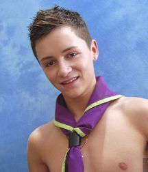 Flirty-mit-Halstuch 5bd51c50b320c.jpg