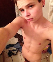 Gay Tube Totally-Naked-(or-Almost)_201010_02 5f82405b0bdb2.jpg