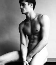B/W Boys 16