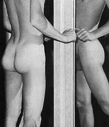 Black & White 52 5d1b1229f2148.jpg
