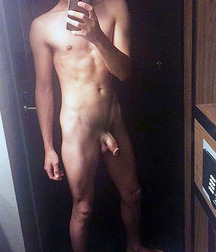 Selfies 01 5d6e0adf35136.jpg