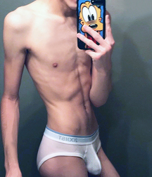 Selfies 02 5da57c25158c5.jpg