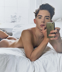 Selfies 03 5e4a03638f5e0.jpg