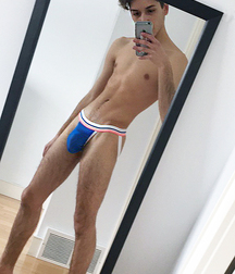 Selfies 05 5f671555210a9.jpg