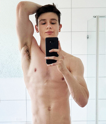 Selfies 06 5fdad57bab0a4.jpg