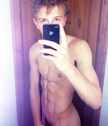 Selfies 06 5fdad588453c1.jpg