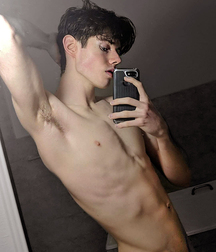 Selfies 06 5fdad58d18a26.jpg