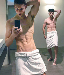Unselfish Selfies 08 60456cdb08376.jpg