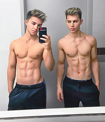Unselfish Selfies 08 60456cf2edb31.jpg