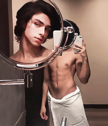 Towel Boys 05 615c0c4f35ff3.jpg