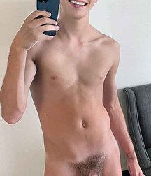 Selfies 10 61a2d64a6227a.jpg