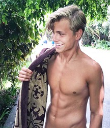Towel Boys 624616247b78d.jpg