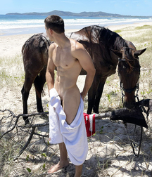 Towel Boys 6246163cf0870.jpg