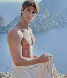 Towel Boys 06 62cd20a9ca5df.jpg
