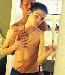 Boys I WOULDN'T say NO to  5ddcfc5eb9ad5.jpg