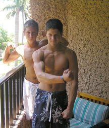 Boys I WOULDN'T say NO to  5ddcfc6f1e79f.jpg