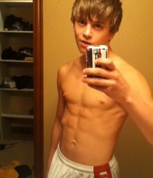 Boys I WOULDN'T say NO to  5ddcfc7c980c0.jpg