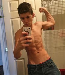 Boys I WOULDN'T say NO to  5ddcfc9543f71.jpg