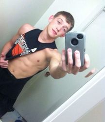 Boys I WOULDN'T say NO to  5ddcfc996233f.jpg