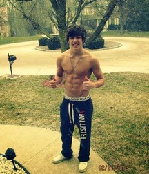 Boys I WOULDN'T say NO to  5ddcfca096930.jpg