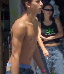 Boys I WOULDN'T say NO to  5ddcfcbc415a0.jpg