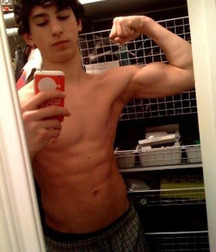 Boys I WOULDN'T say NO to  5ddcfcd1b5315.jpg