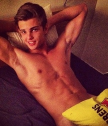 Boys I WOULDN'T say NO to  5ddcfce4587b2.jpg