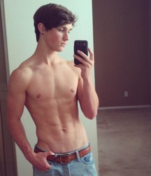 Boys I WOULDN'T say NO to  5ddcfcfea235b.jpg