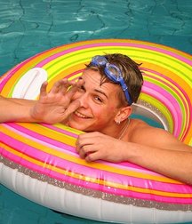 Boys I WOULDN'T say NO to  5ddcfd1510b91.jpg