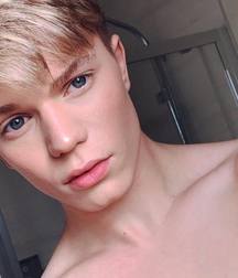 Boys I WOULDN'T say NO to  5ddcfd1ec1e92.jpg