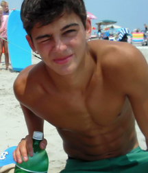 Boys I WOULDN'T say NO to  5ddcfd45d07ad.jpg