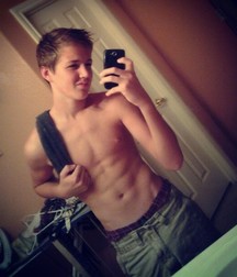 Boys I WOULDN'T say NO to  5ddcfd47ce62f.jpg