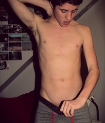 Boys I WOULDN'T say NO to  5ddcfd5d45d87.jpg