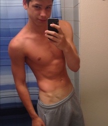 Boys I WOULDN'T say NO to  5ddcfd84f27e6.jpg