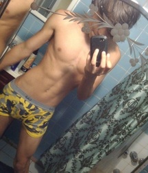 Boys I WOULDN'T say NO to  5ddcfd9064a2f.jpg