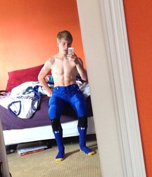 Boys I WOULDN'T say NO to  5ddcfdc264e16.jpg