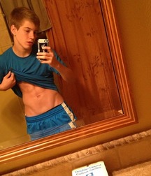 Boys I WOULDN'T say NO to  5ddcfdc819392.jpg