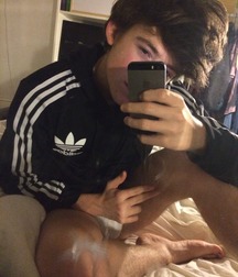 Boys I WOULDN'T say NO to  5ddcfdce2f318.jpg