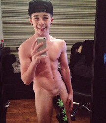 Boys I WOULDN'T say NO to  5ddcfdf81e5aa.jpg